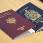 deux passeports : français et canadien. Double Nationalité franco-canadienne