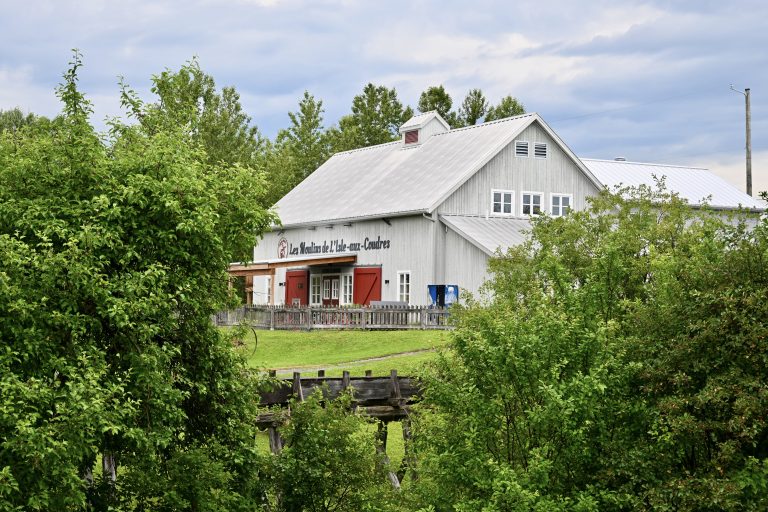 bâtiment principal des moulins de l'isle-aux-coudres