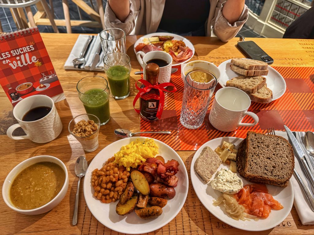 Marché Artisans Fairmont Reine Elizabeth Brunch Cabane à Sucre